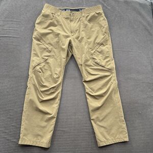 Under Armour Pants Men 36/30 (Measured 34/29) Brown‎ Outdoors Hiking Exploring.